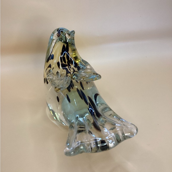 BEAUTIFUL ART GLASS Seal Decor or Paperweight - Picture 6 of 11